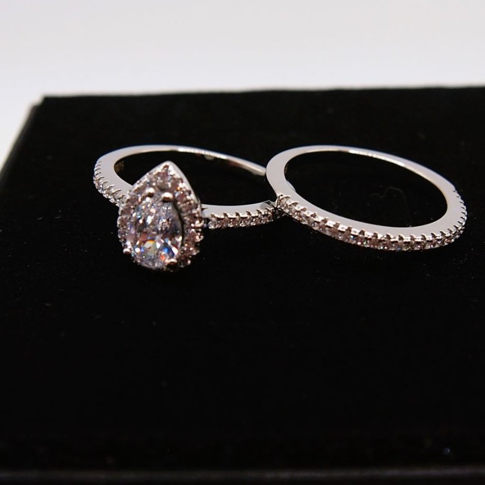 Beautiful 2 Pc. Teardrop Bridal Set,  .925 Solid Sterling Silver!!!! - Picture 3 of 8